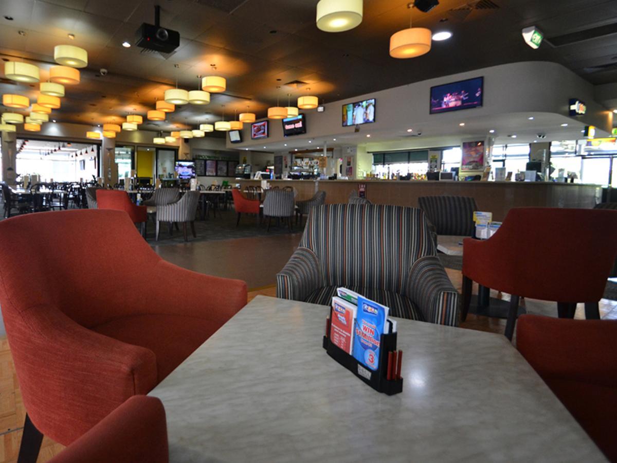 Albion Park The Oaks Hotel Motel מראה חיצוני תמונה