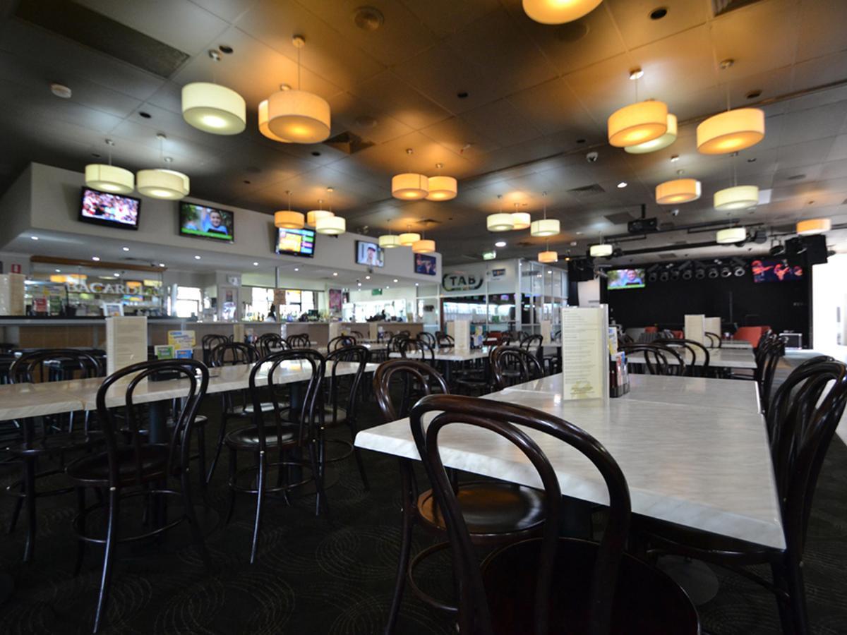 Albion Park The Oaks Hotel Motel מראה חיצוני תמונה